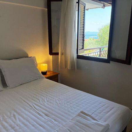 Apartamento Antonio By The Sea Kriopigi Exterior foto