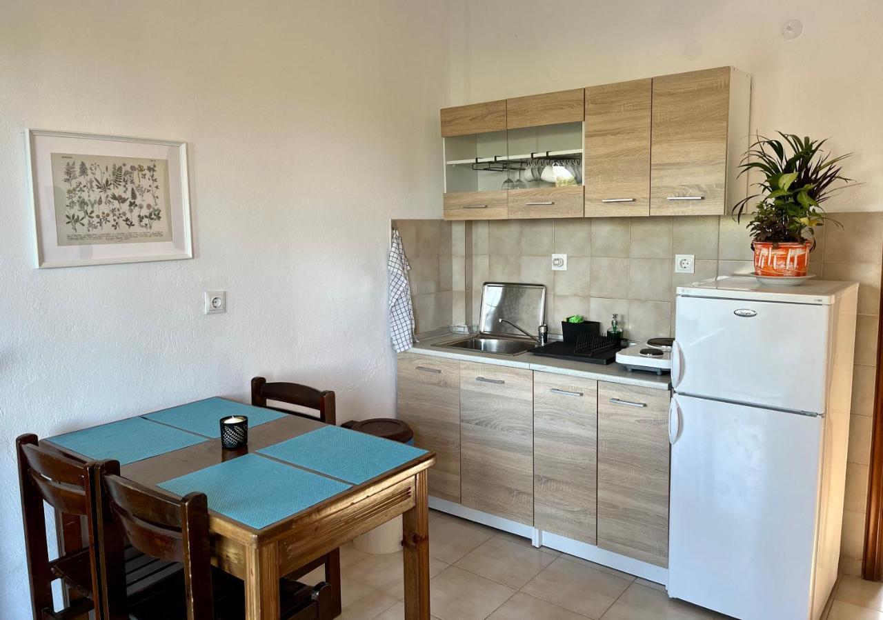 Apartamento Antonio By The Sea Kriopigi Exterior foto