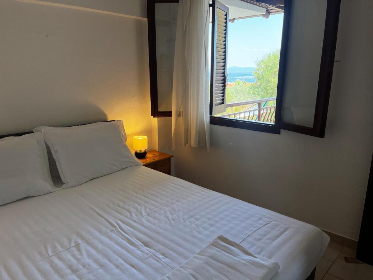 Apartamento Antonio By The Sea Kriopigi Exterior foto